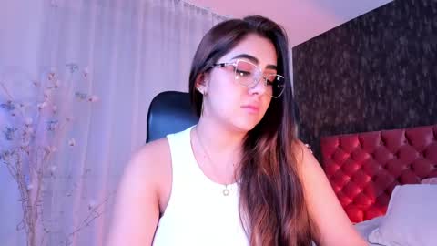 Snapshot of dannastaar chatting on March 6, 5:43 pm Danna online show from March 6, 5:43 pm