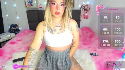 Snapshot of dannia_13 chatting on October 1, 1:27 am dannia_13 online show from October 1, 1:27 am