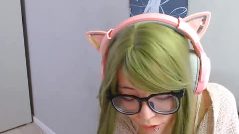danyelleeyermann online show from May 11, 4:04 pm