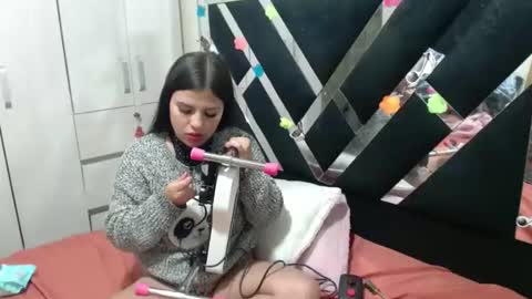 daphne877046 online show from April 14, 8:56 pm