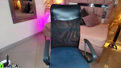 daphne_walton online show from February 20, 10:50 am