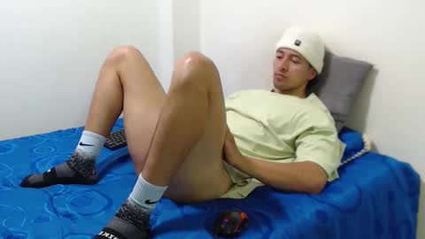 Snapshot of darekgates chatting on February 23, 6:12 pm Darekgates online show from February 23, 6:12 pm