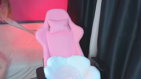 Daria   ---- online show from December 11, 2:52 am