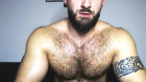 dariomuscle1993 online show from December 18, 8:37 pm