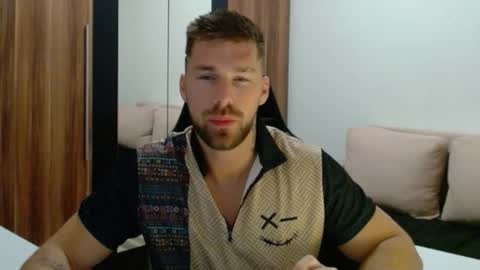 darius_94 online show from January 19, 6:01 am