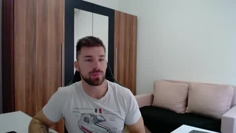 darius_94 online show from March 2, 7:09 am