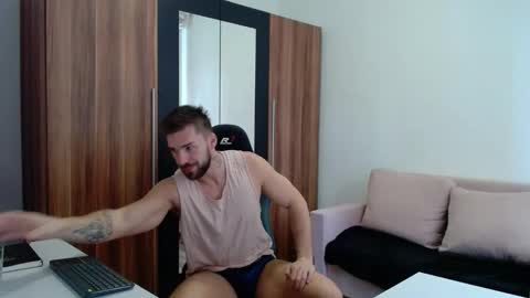 darius_94 online show from June 3, 7:11 am