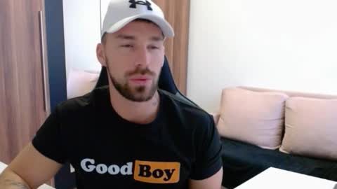 darius_94 online show from November 23, 6:33 am