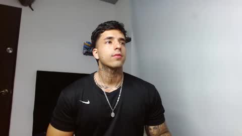 Darius Phoenix  online show from February 4, 9:40 pm