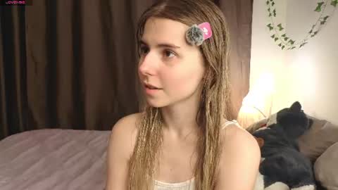 Ester online show from July 1, 3:10 pm