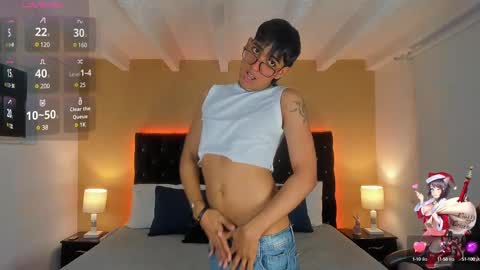 Snapshot of dark_hairy_ chatting on February 18, 3:31 am Andrew online show from February 18, 3:31 am