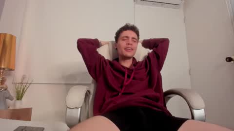 Snapshot of dark_sun333 chatting on September 26, 1:13 am dark_sun333 online show from September 26, 1:13 am