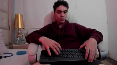 Snapshot of dark_sun333 chatting on October 18, 3:22 am dark_sun333 online show from October 18, 3:22 am