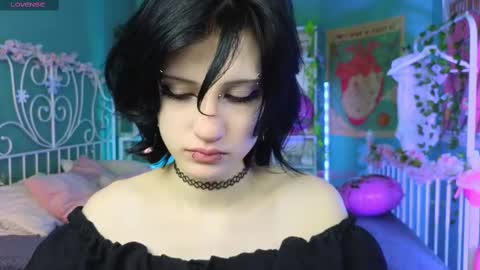 Snapshot of dark_vamp_ chatting on February 20, 11:54 pm Vamp online show from February 20, 11:54 pm