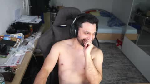 Snapshot of darkschneider_ chatting on October 4, 5:49 am darkschneider_ online show from October 4, 5:49 am