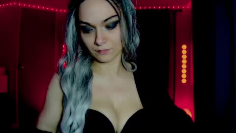 roseredgoddess online show from May 27, 1:57 am
