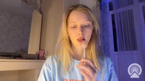 Snapshot of darlingdarinka chatting on February 25, 6:55 pm D online show from February 25, 6:55 pm