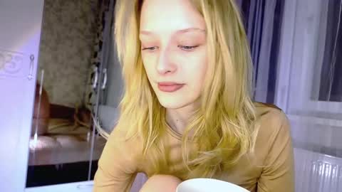 Snapshot of darlingdarinka chatting on March 3, 2:49 pm D online show from March 3, 2:49 pm