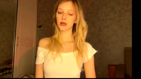 Snapshot of darlingdarinka chatting on October 23, 3:13 pm D online show from October 23, 3:13 pm