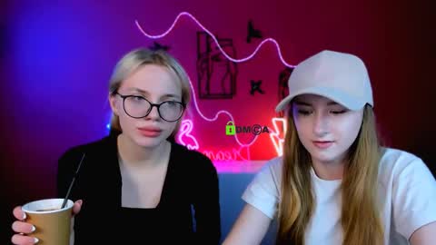 darly honey online show from April 13, 11:25 am