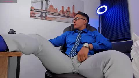 Snapshot of dash_bukoski chatting on September 17, 1:25 pm Dash online show from September 17, 1:25 pm
