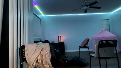 Snapshot of datb0igud chatting on February 23, 1:32 pm LushLavish online show from February 23, 1:32 pm