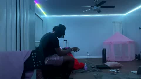 Snapshot of datb0igud chatting on March 3, 9:33 am LushLavish online show from March 3, 9:33 am