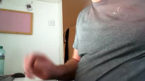 davesu12345 online show from December 11, 9:19 am