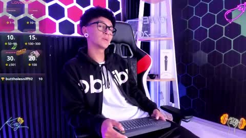 David online show from April 10, 2:00 pm