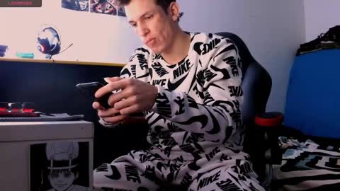 davidsalazar33 online show from March 20, 11:32 pm