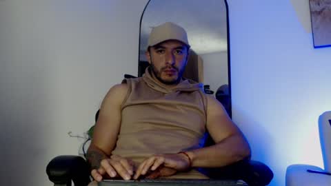 daviid owl online show from August 7, 3:38 am