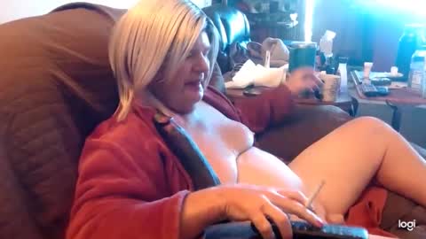 Snapshot of dawndoesall chatting on September 27, 4:05 pm dawndoesall online show from September 27, 4:05 pm