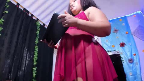 dayanroux online show from March 14, 2:32 pm