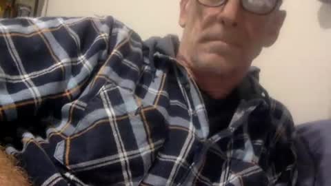 Snapshot of deanofflove221000 chatting on October 20, 5:23 am deanofflove221000 online show from October 20, 5:23 am