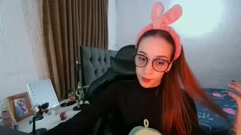 Snapshot of dear_juliet chatting on December 8, 12:46 am Juliet online show from December 8, 12:46 am