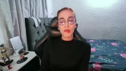 Snapshot of dear_juliet chatting on October 17, 12:14 am Juliet online show from October 17, 12:14 am