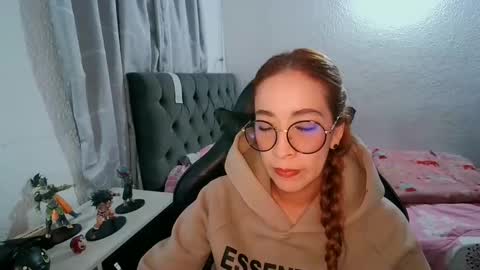 Snapshot of dear_juliet chatting on October 20, 11:21 pm Juliet online show from October 20, 11:21 pm