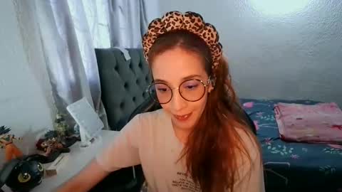 Snapshot of dear_juliet chatting on October 5, 10:28 pm Juliet online show from October 5, 10:28 pm
