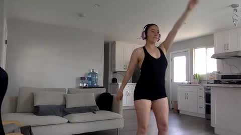 dearbunnylatina95 online show from May 25, 8:26 pm
