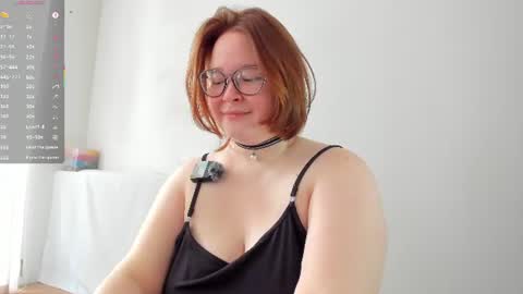 DeboraDebbieDee online show from June 15, 5:10 am
