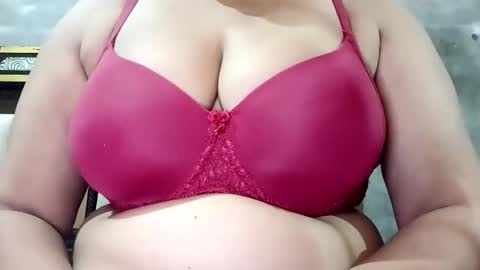 Snapshot of deepika_92 chatting on March 6, 4:19 am deepika_92 online show from March 6, 4:19 am