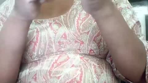 Snapshot of deepika_92 chatting on March 7, 9:40 am deepika_92 online show from March 7, 9:40 am