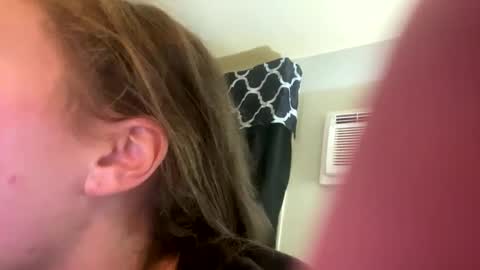 Snapshot of deepthroatqueen33 chatting on October 8, 10:59 pm deepthroatqueen33 online show from October 8, 10:59 pm