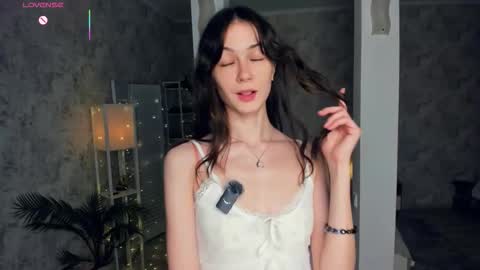 Amy online show from December 3, 7:25 pm