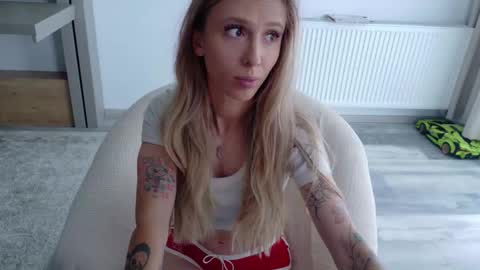 Di online show from October 6, 12:45 pm