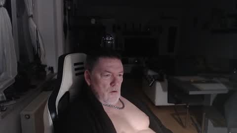 Snapshot of deinprinz2312 chatting on January 19, 6:20 am deinprinz2312 online show from January 19, 6:20 am