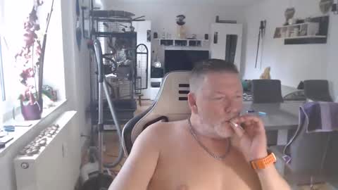 Snapshot of deinprinz2312 chatting on October 28, 10:05 am deinprinz2312 online show from October 28, 10:05 am