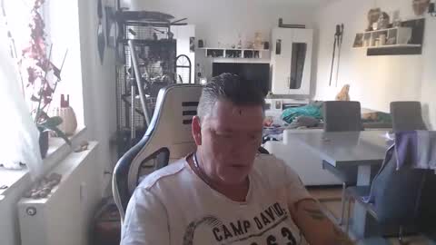 Snapshot of deinprinz2312 chatting on October 13, 12:51 pm deinprinz2312 online show from October 13, 12:51 pm