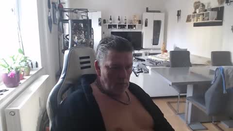 Snapshot of deinprinz2312 chatting on March 11, 10:07 am deinprinz2312 online show from March 11, 10:07 am