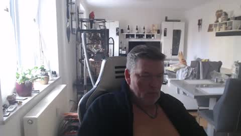 Snapshot of deinprinz2312 chatting on January 29, 10:05 am deinprinz2312 online show from January 29, 10:05 am